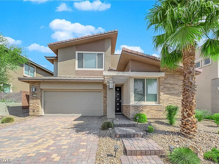 10254 Kesington Dr — Photo 2