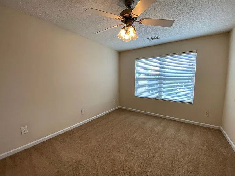 230 Katydid Dr — Photo 4