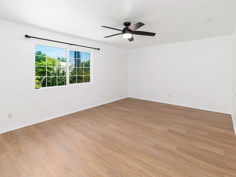477 Calle Elegante — Photo 13