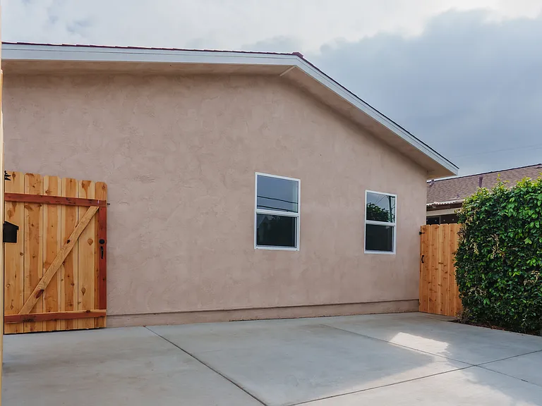 6511 Estrella Ave — Photo 18