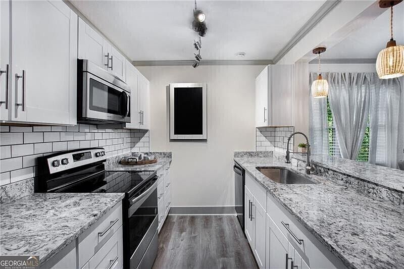 1st image of 178 Barone Pl NW