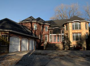 203 Athlone Bch, Bay City, MI 48706
