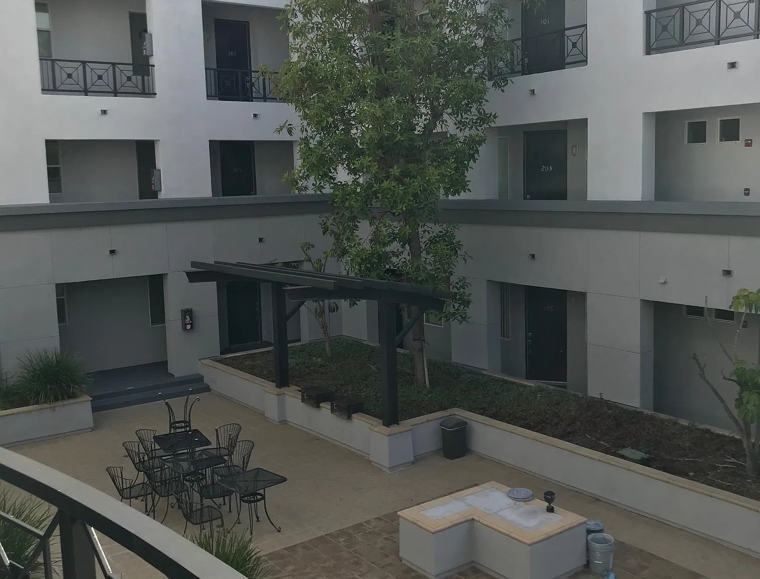 2 bed, 905 sqft, $3,250 — Photo 4