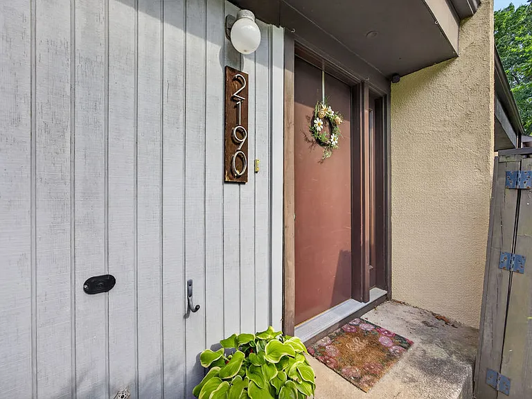 2190 Cartwright Pl — Photo 4