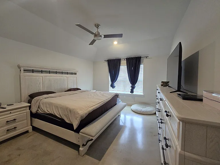 1051 Lexington Dr — Photo 10