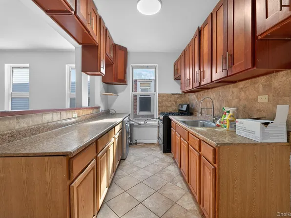 667 Hemlock St, Brooklyn, NY 11208