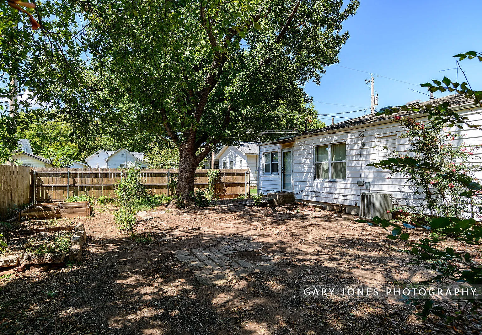 2 bed, 980 sqft, $1,200 — Photo 2