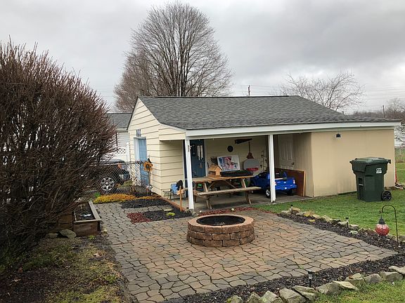 4th image of 537 Rebecca Ave