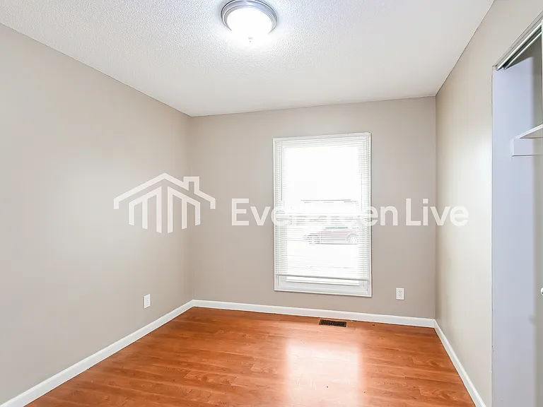 11494 Altozano Ln — Photo 11