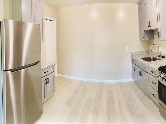 3rd image of 1242 Dana Dr #4
