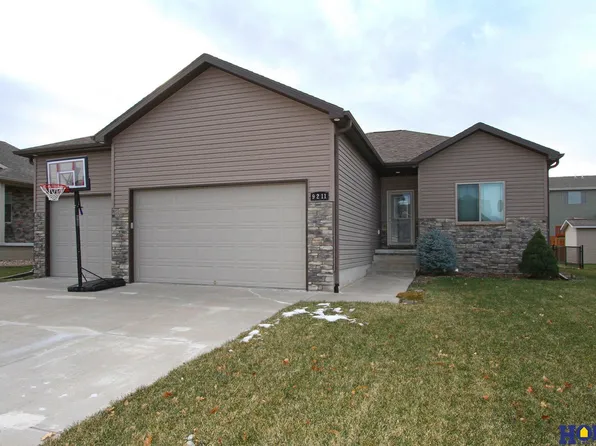 9211 Colby St, Lincoln, NE 68505