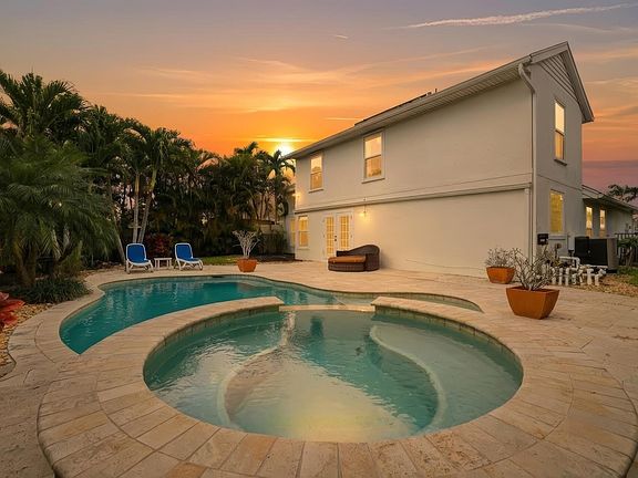 3rd image of 12912 Meadowbreeze Drive