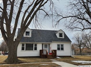 84 7th Ave SW, Britt, IA 50423