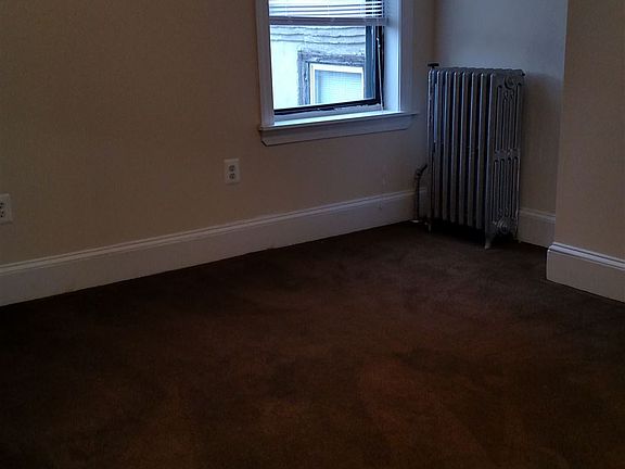 3913 Pine 3F Bedroom (3)
