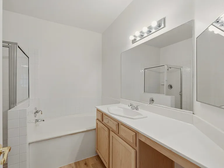 #GuardianRealty 2050 W Warm Spring #3722 Resort Community Rental primary bathroom_07202026
