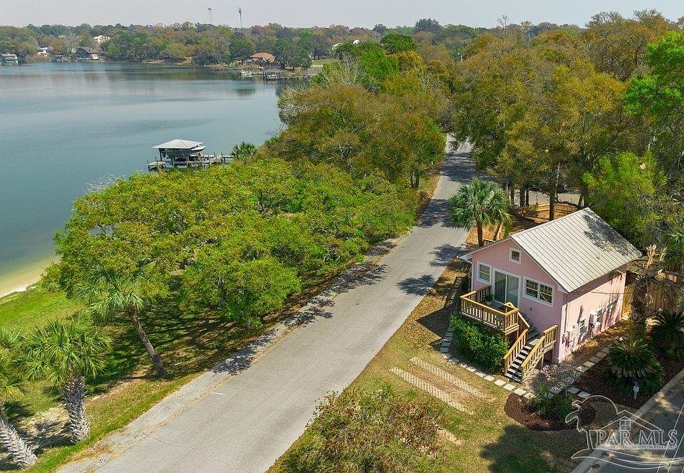 1st image of 902 Bayou Blvd