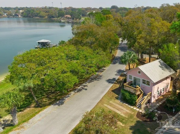 902 Bayou Blvd, Pensacola, FL 32503