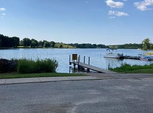 3943 N Sand Dunes Dr, Hillsdale, MI 49242