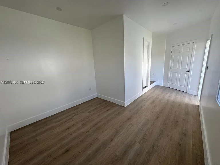 670 NE 166th St #FRONT — Photo 2