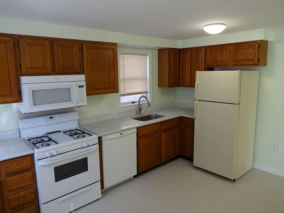 1st image of 93 Dracut St #93