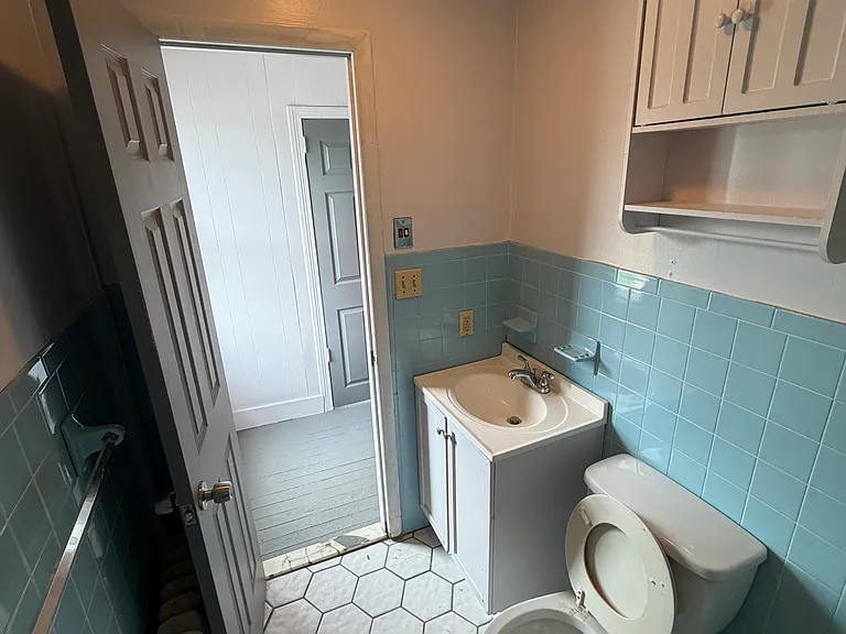 1413 Bulwer St #2 — Photo 5