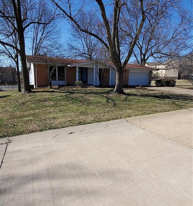 1st image of 817 London Ln