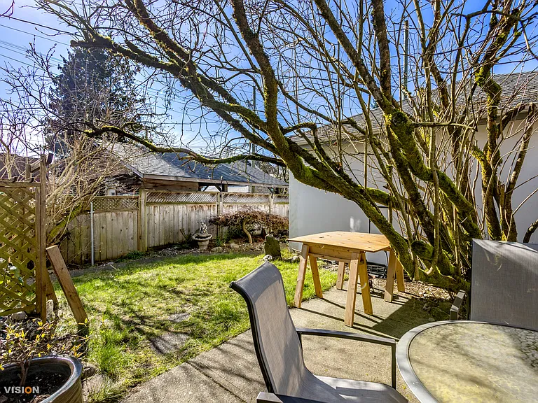 8443 Laurel St — Photo 25