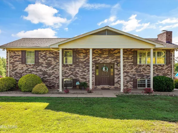 10404 Cobb Ln, Mascot, TN 37806