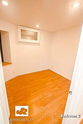 Rented by Jonis Realty | media 14