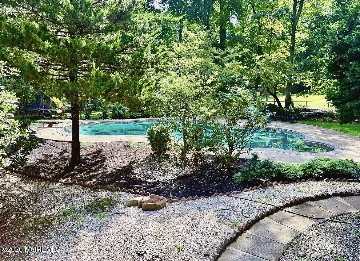 5 bed, 2999 sqft, $5,395 — Photo 3