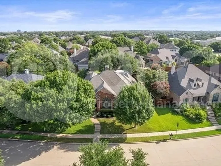 1306 Granger Dr — Photo 3