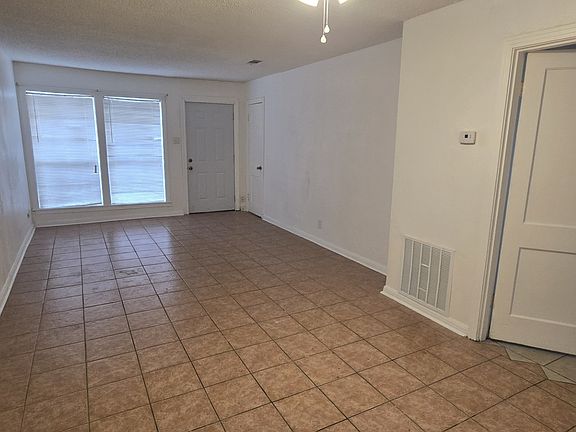 2715 Terrace (5)_01102025