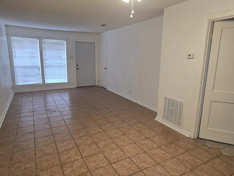 2715 Terrace (5)_01102025
