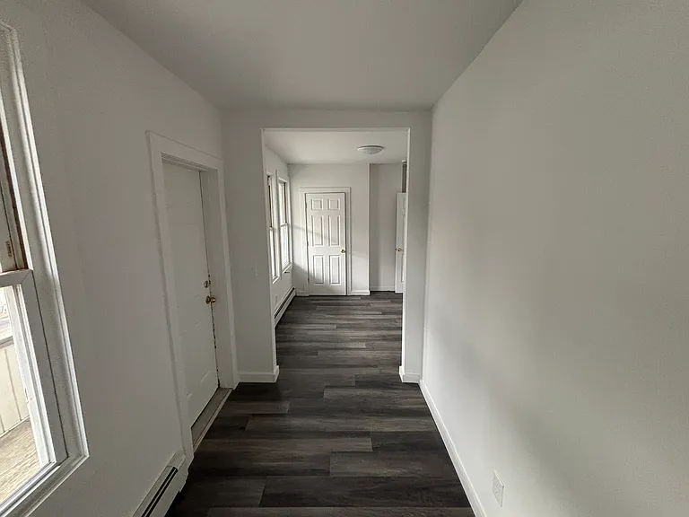 188 N Hamilton St — Photo 4