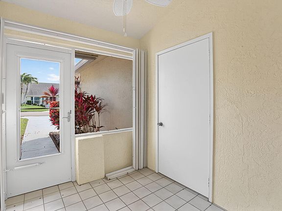3rd image of 10819 SE Sea Pines Circle