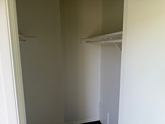 2nd image of 3750 Franklin Ave #8