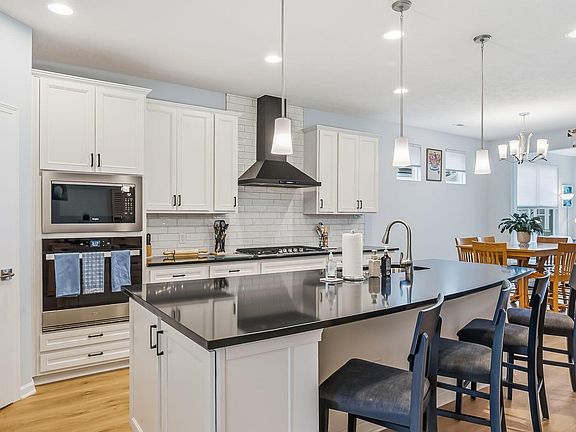 4th image of 6249 Lawford Ln