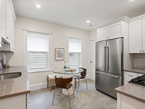 4th image of 17 Belmont St