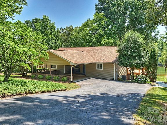 2nd image of 113 Skippers Cove Ln