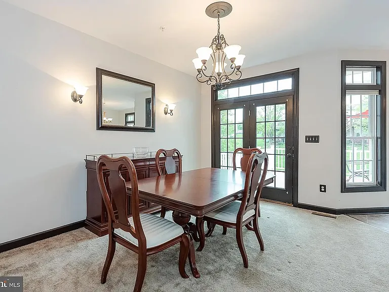 10655 Hillingdon Rd — Photo 7