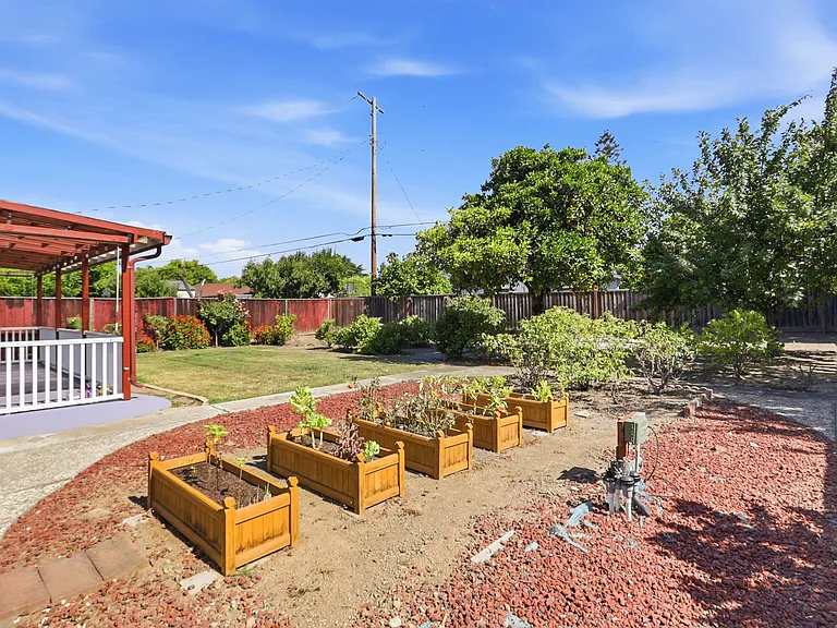 3974 Via Montalvo — Photo 32