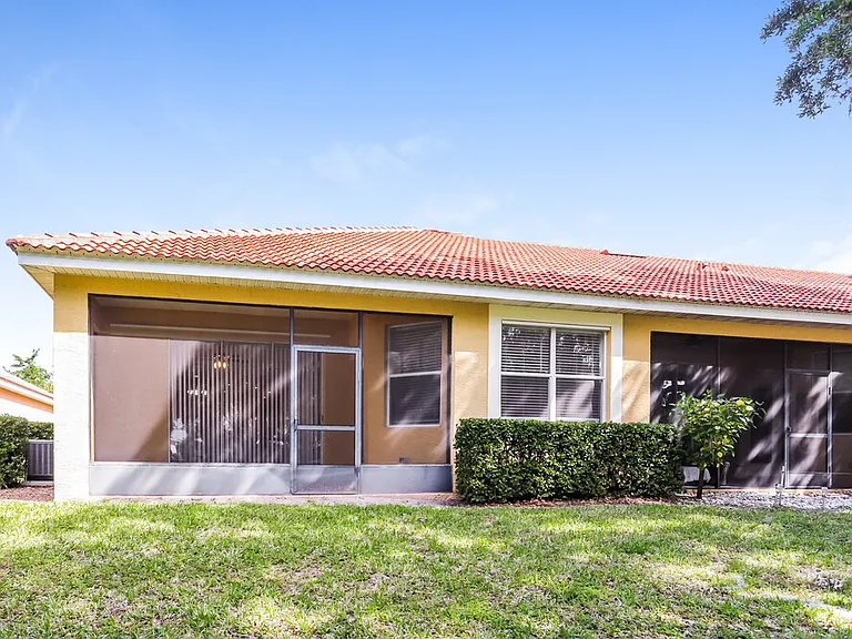 5805 Spanish Point Ct — Photo 16