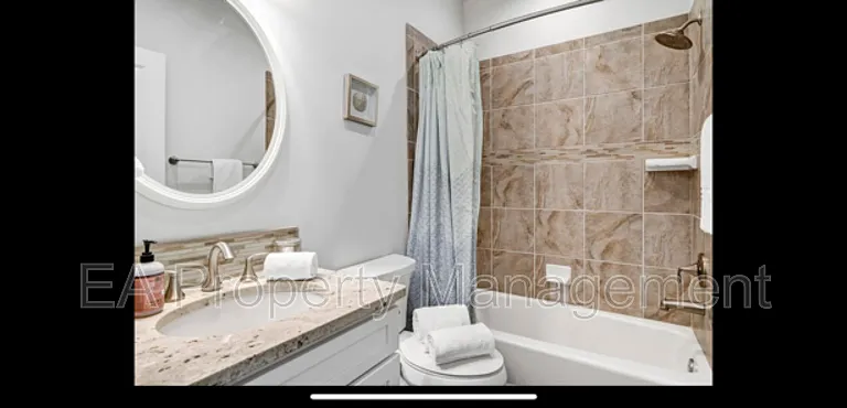 1419 Coal Ave SW #STUDIO — Photo 4