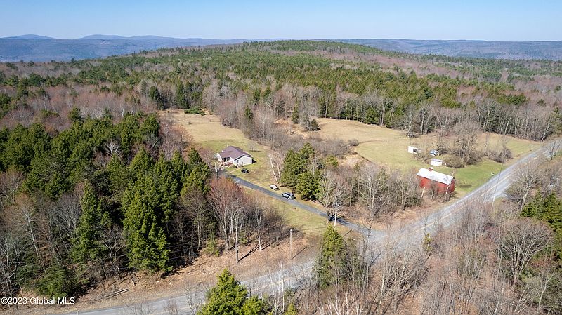 3rd image of 647 Guinea Road