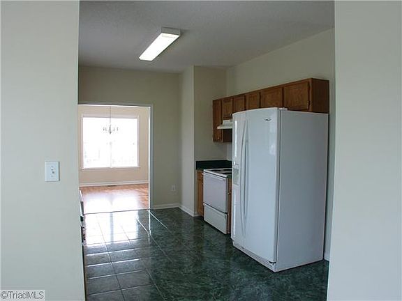 5th image of 205 Whitestone Dr
