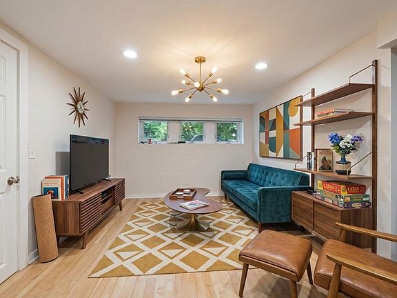 5th image of 3074 W Palmer Blvd #G