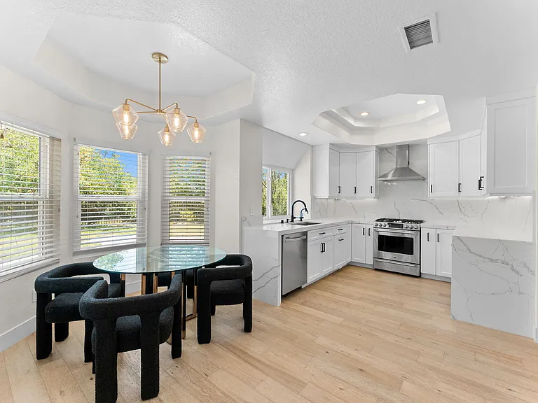 13706 Stoney Gate Pl — Photo 4