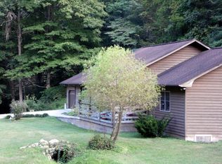 393 Strong Hollow Ln, Rocky Top, TN 37769