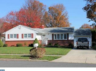 28 Heather Dr, Ewing, NJ 08638