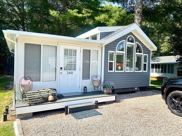 118 Dunns Corner Rd #240